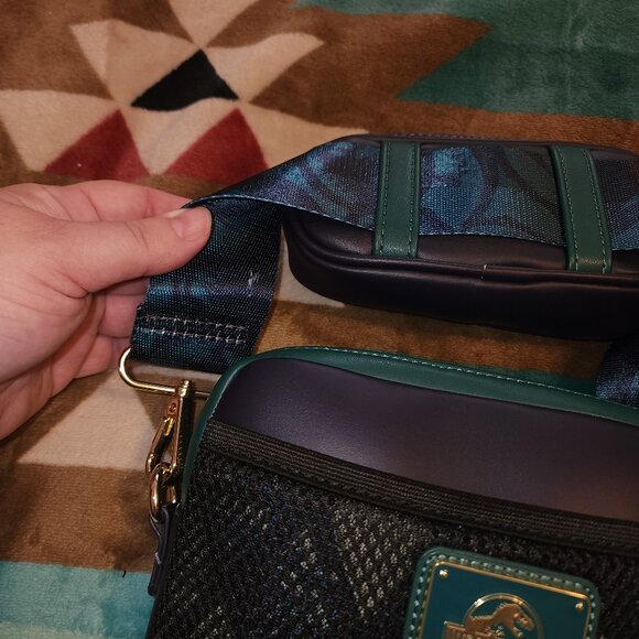 Jurassic world sling loungefly - Picture 3 of 4